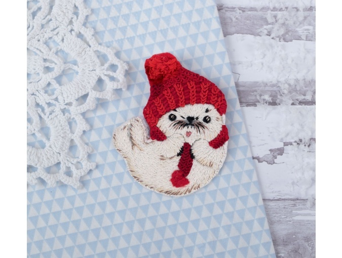 Baby Seal in the Hat Brooch Embroidery Kit фото 1