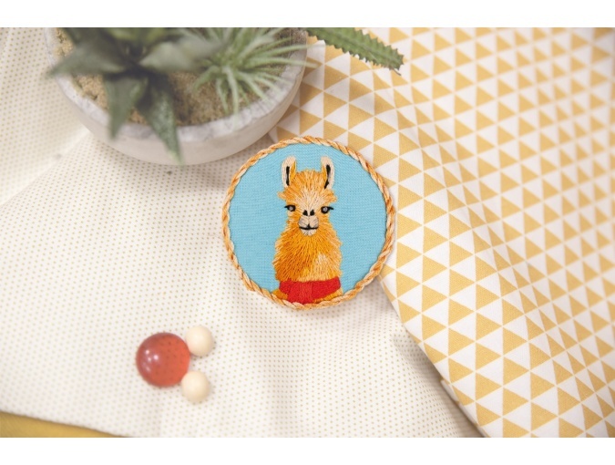 Patrick the Llama Brooch Embroidery Kit фото 3