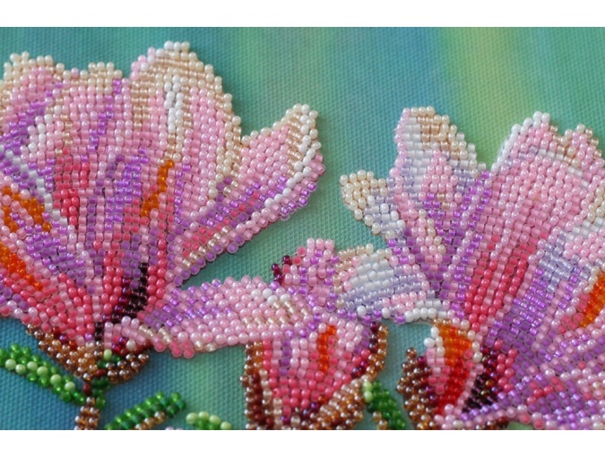 Magnolias Bloom Bead Embroidery Kit фото 2