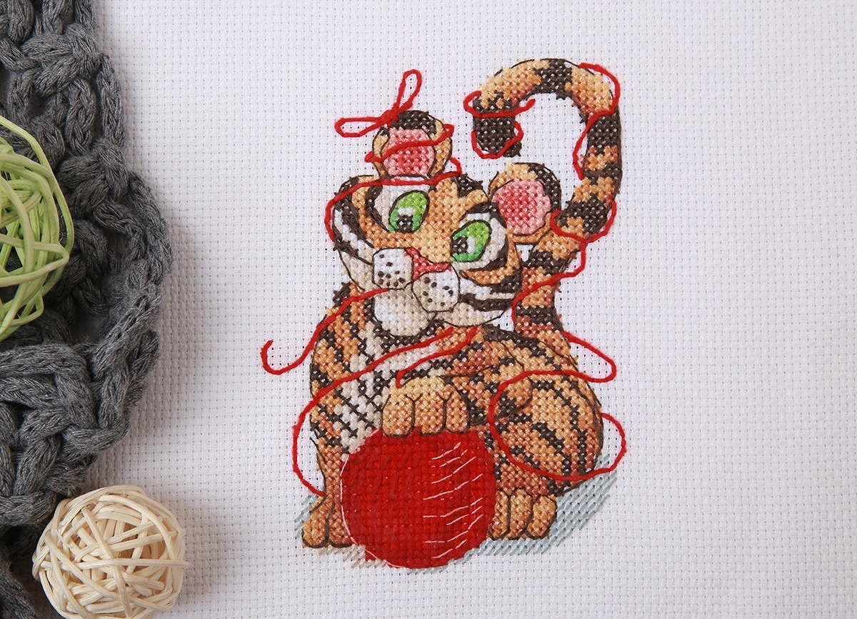 Little Tiger and Yarn Ball Cross Stitch Kit фото 4