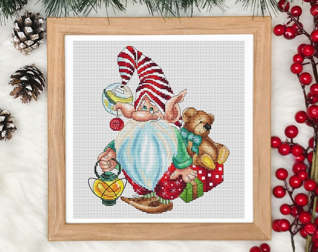 Christmas Gnome 1 Cross Stitch Pattern фото 1