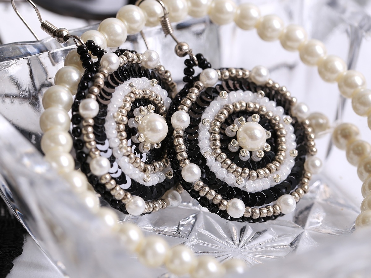Circle Earrings. Black and White Ornament Bead Embroidery Kit фото 3