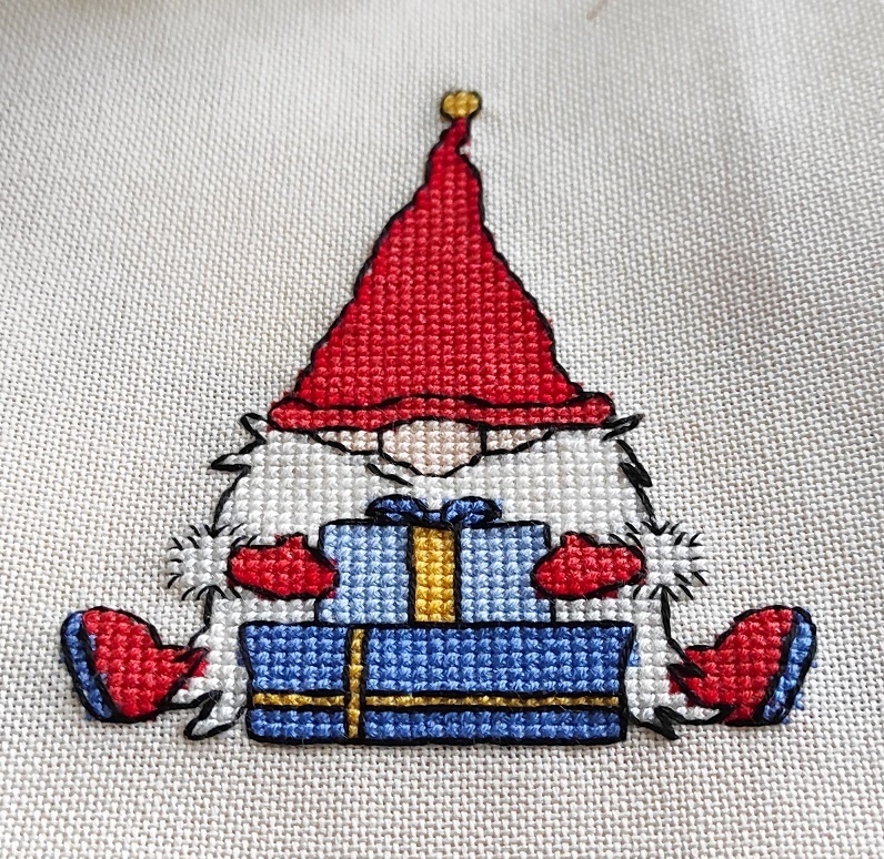 Gnome with Presents Cross Stitch Pattern фото 2