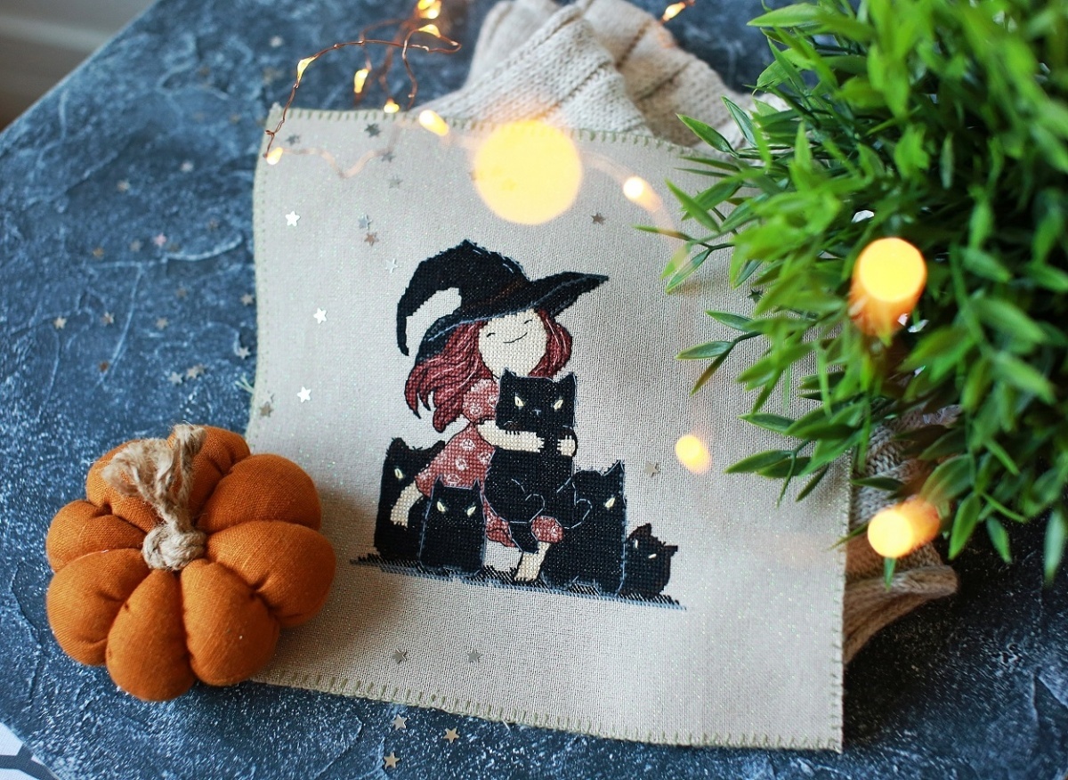 Witch with Cats Cross Stitch Pattern фото 2