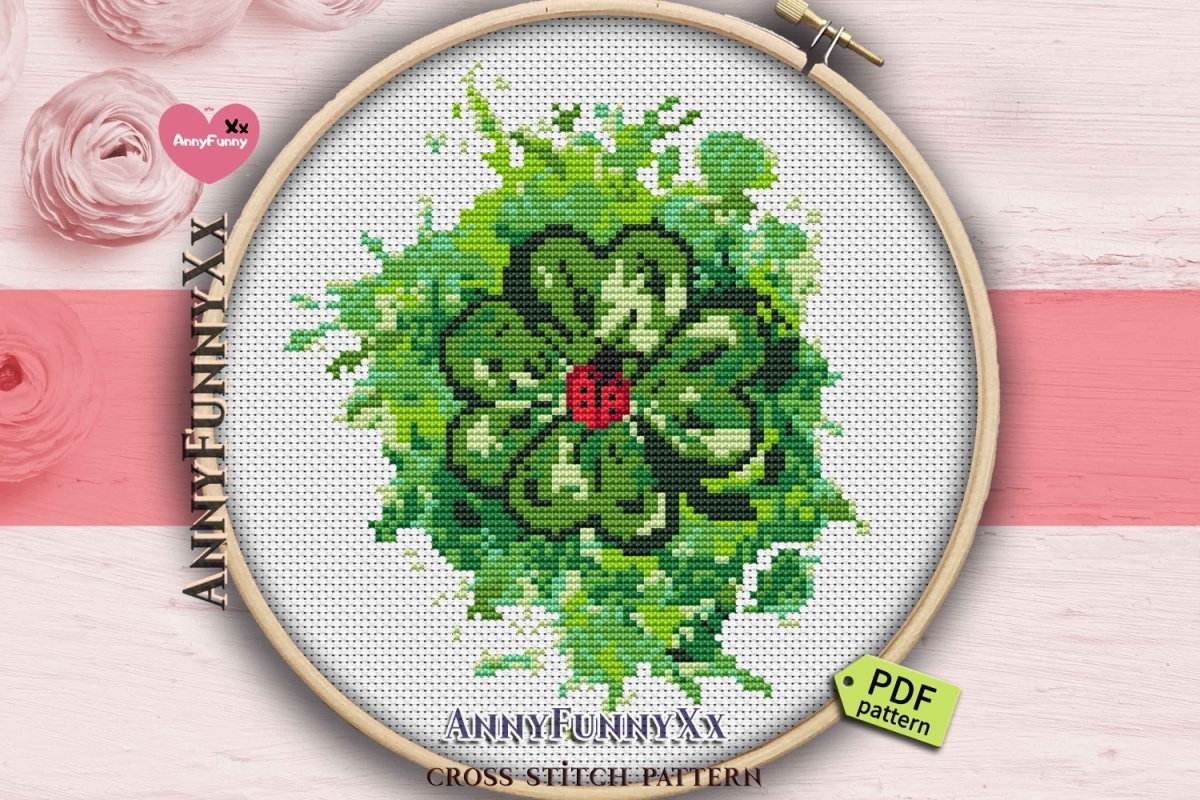Lady and Clover Cross Stitch Pattern фото 3