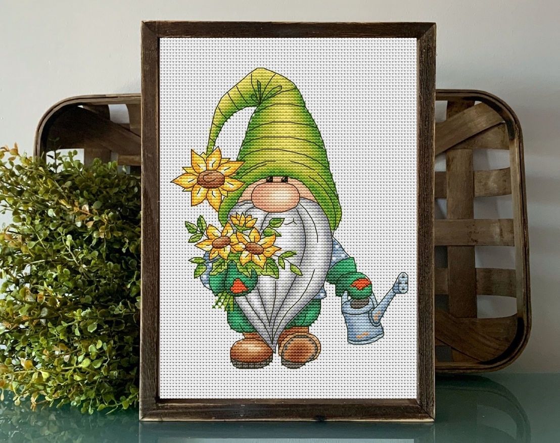 Garden Gnome Cross Stitch Pattern фото 1