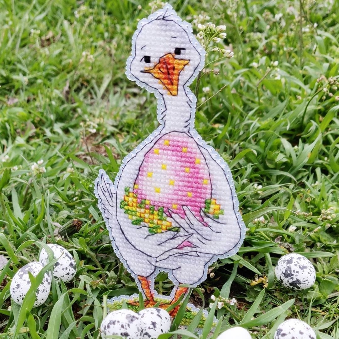 Goose with a Pink Egg Cross Stitch Pattern фото 8