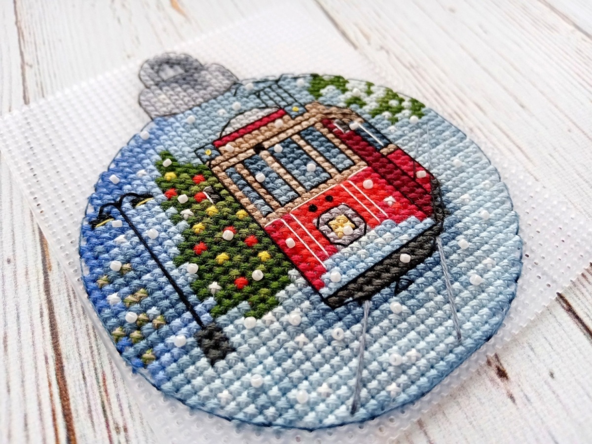 Tram Christmas Ball Cross Stitch Pattern фото 4