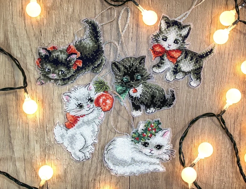 Christmas Kittens Toys Cross Stitch Kit фото 1
