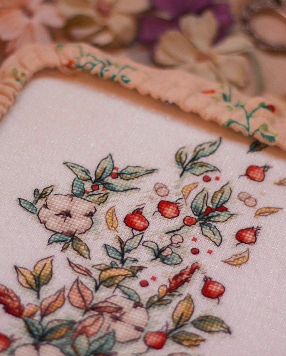 Cotton and Rosehips Cross Stitch Pattern фото 8