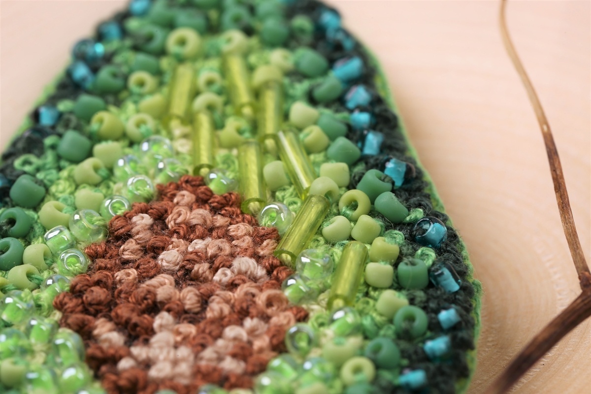 Brooch. Avocado Half Bead Embroidery Kit фото 2