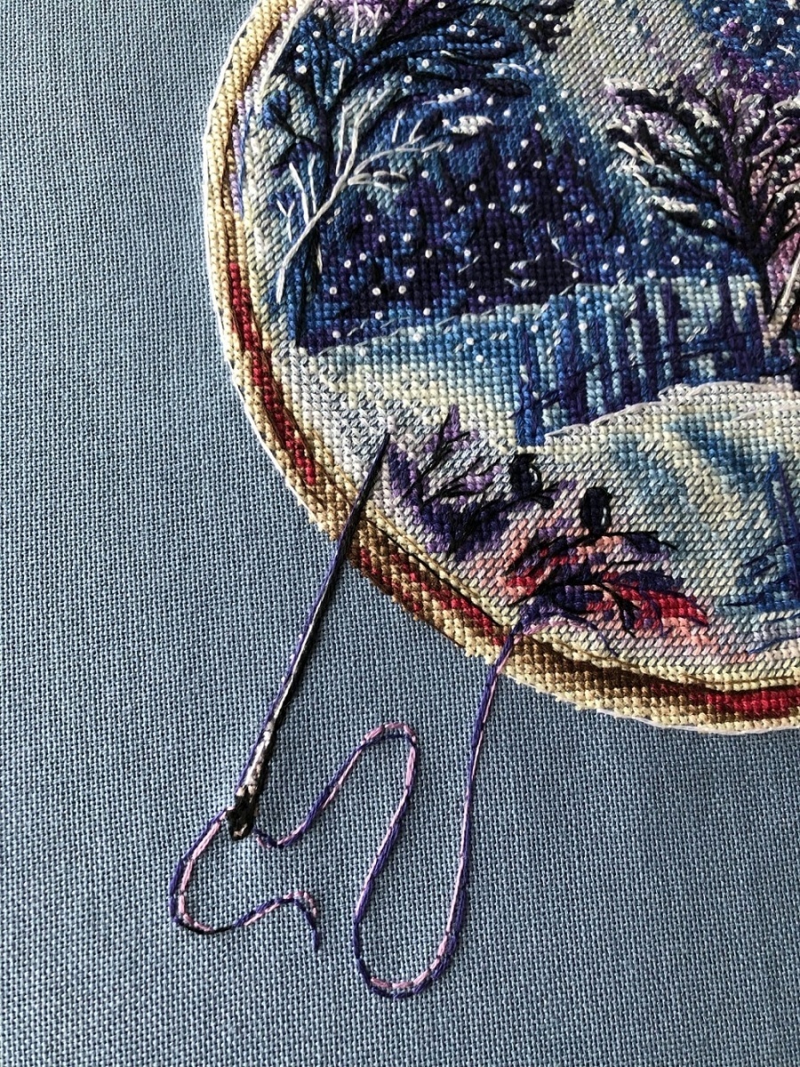 Winter in Embroidery Hoops Cross Stitch Pattern фото 6