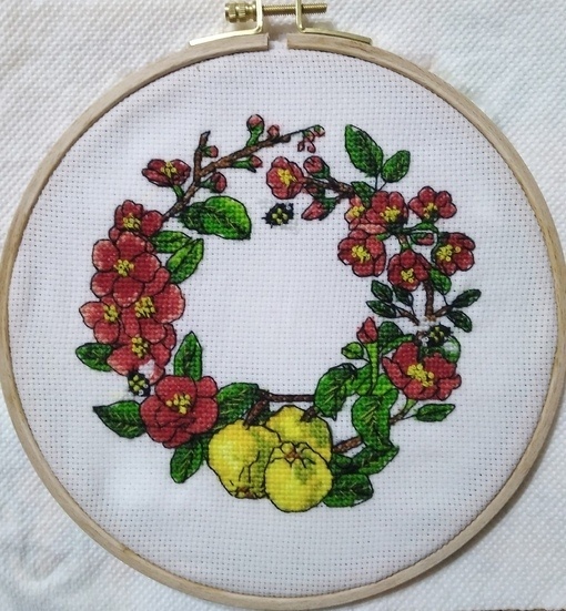 Quince Wreath Cross Stitch Pattern фото 2