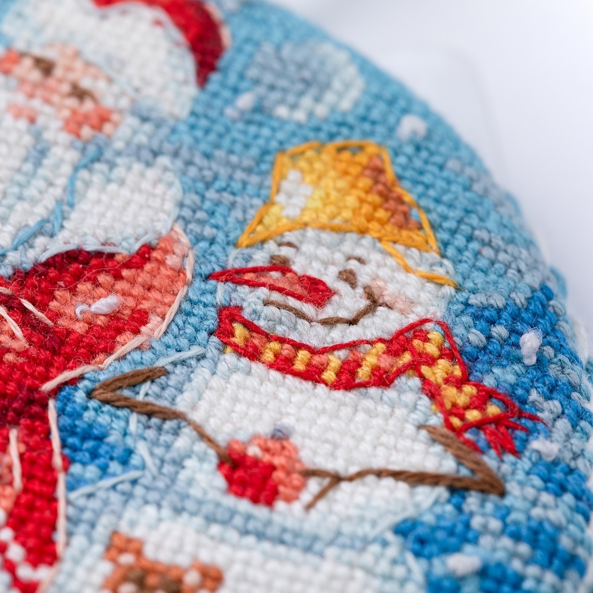 Cross-stitch Kit for a Magical Christmas: Santa Claus and Snowman 