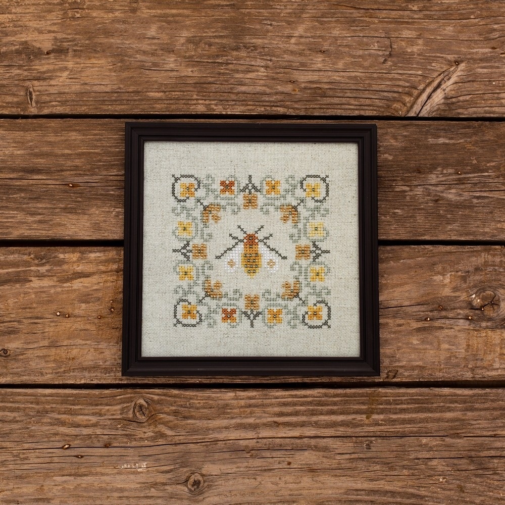 A Bee Cross Stitch Pattern фото 5