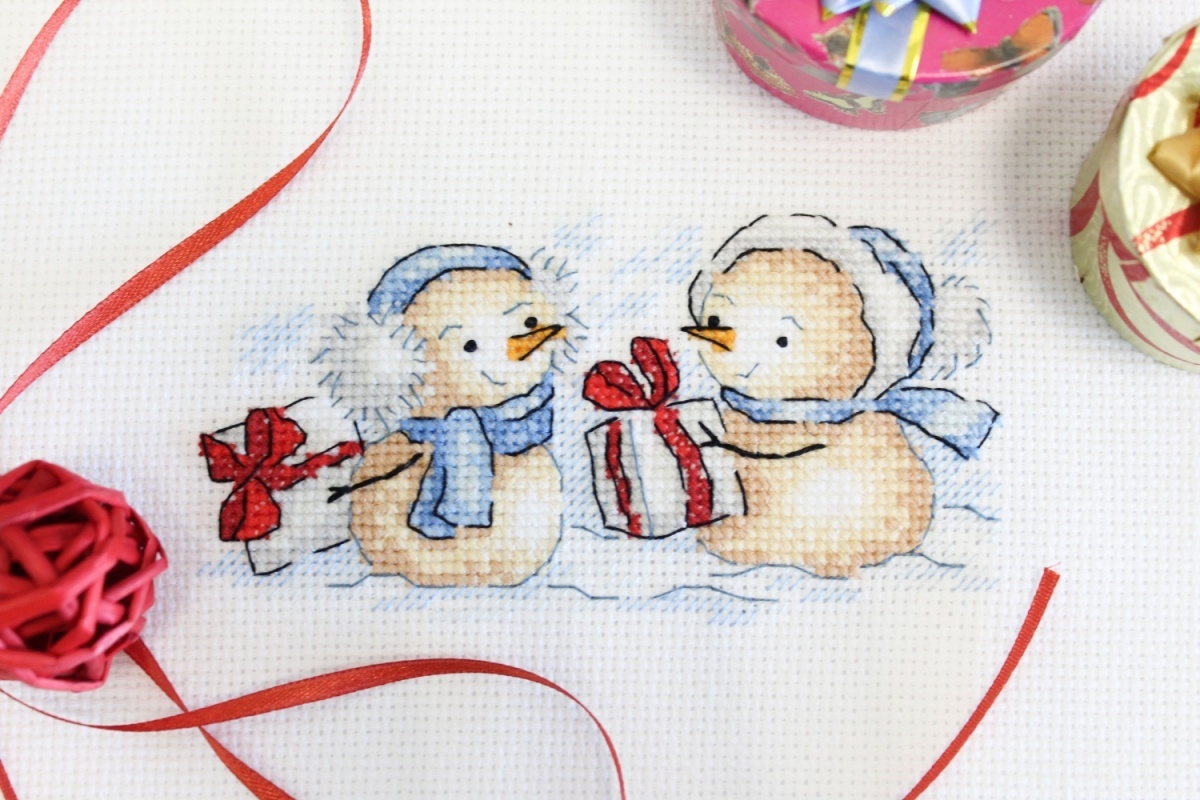 Holiday Surprise Cross Stitch Kit фото 3