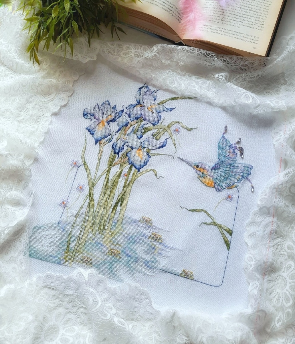Hummingbird and Irises Cross Stitch Pattern фото 10