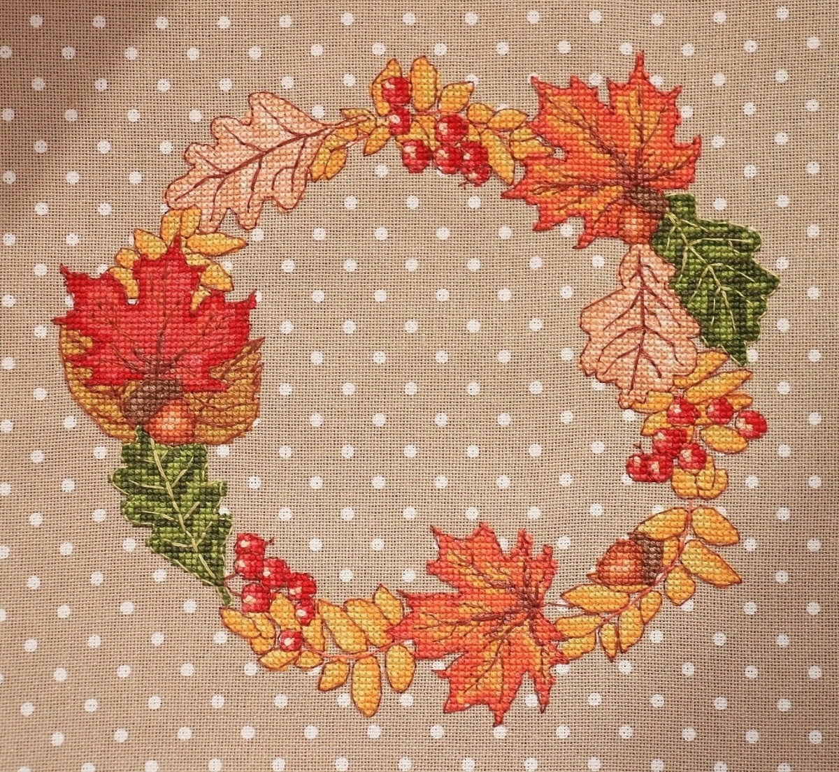 Autumn Leaf Wreath Cross Stitch Pattern фото 1
