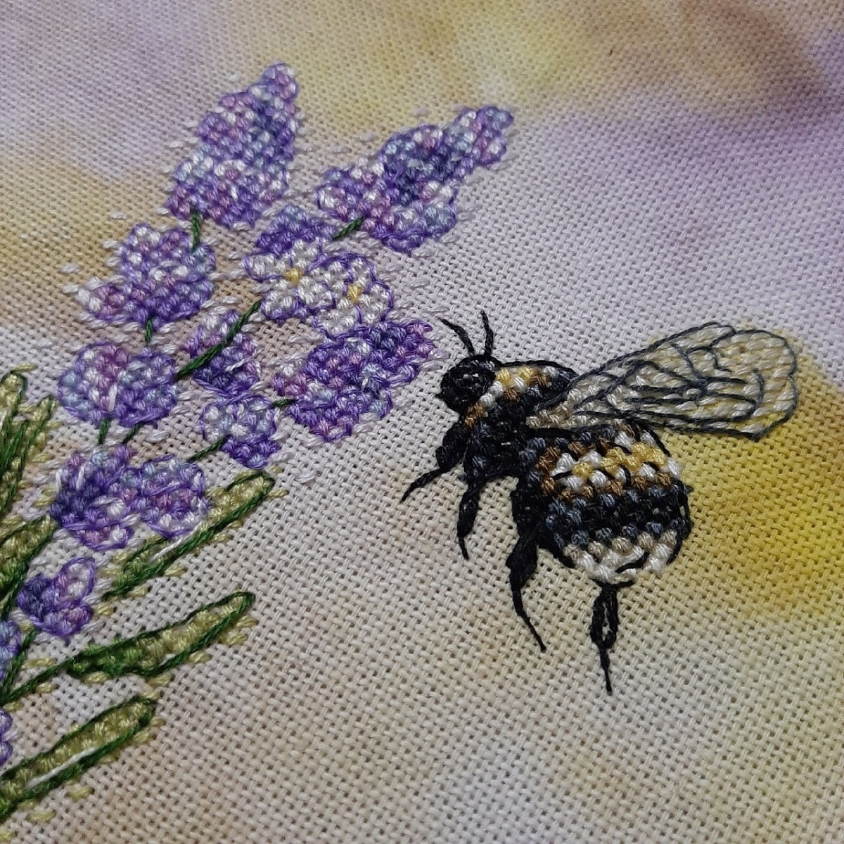 A Bumblebee Cross Stitch Pattern фото 4