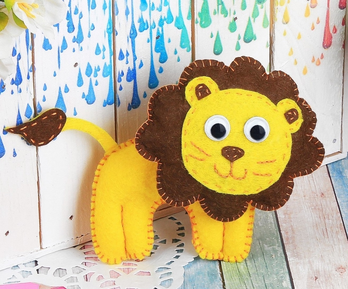 Lion Cub Felt Toy Sewing Kit фото 2