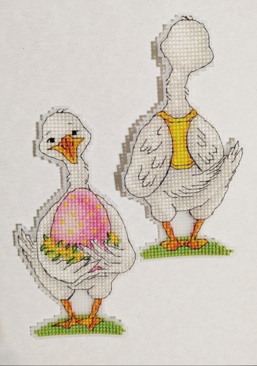 Goose with a Pink Egg Cross Stitch Pattern фото 2