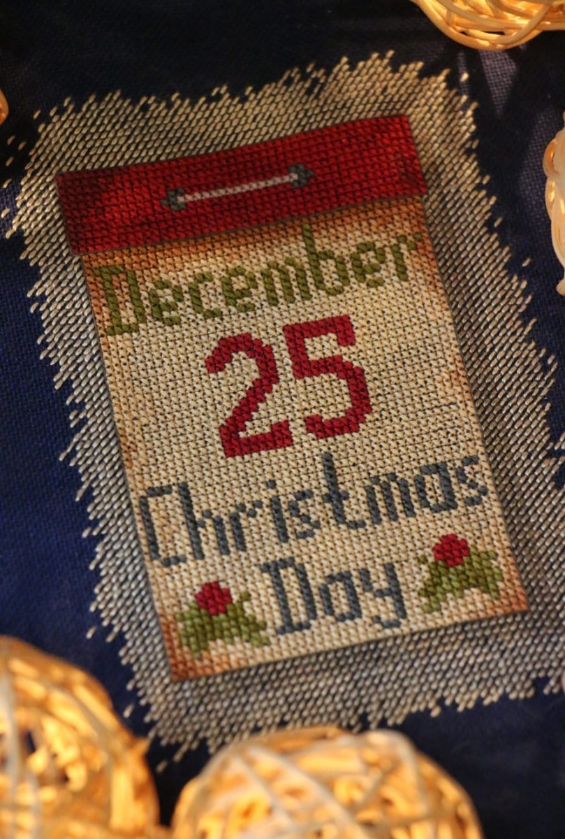 Christmas Day Cross Stitch Pattern фото 2