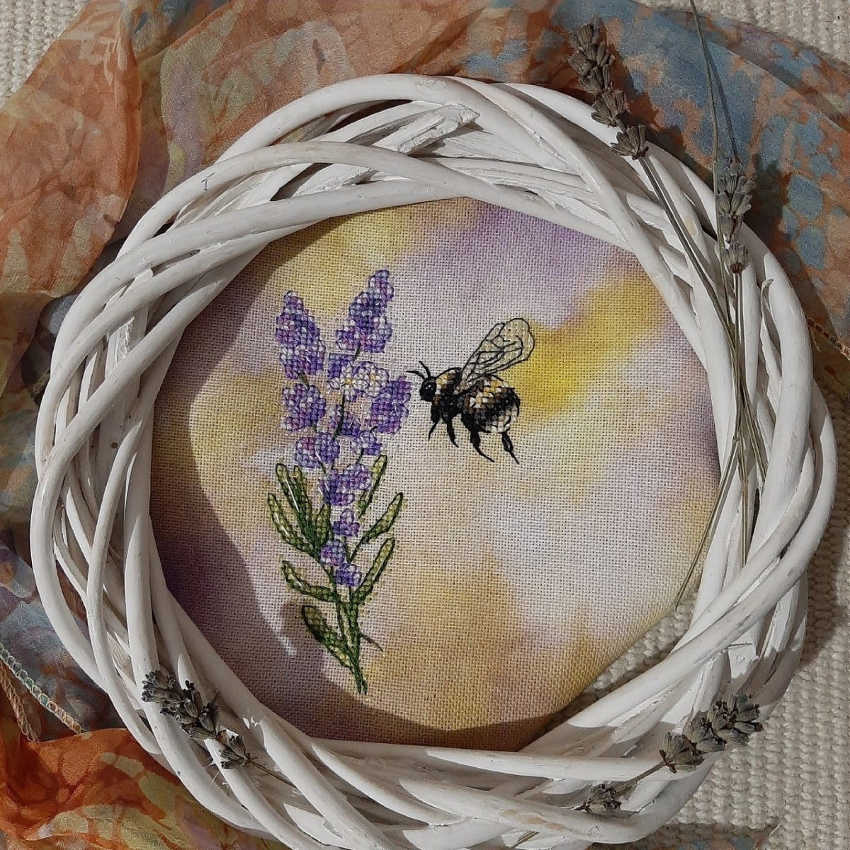 A Bumblebee Cross Stitch Pattern фото 3