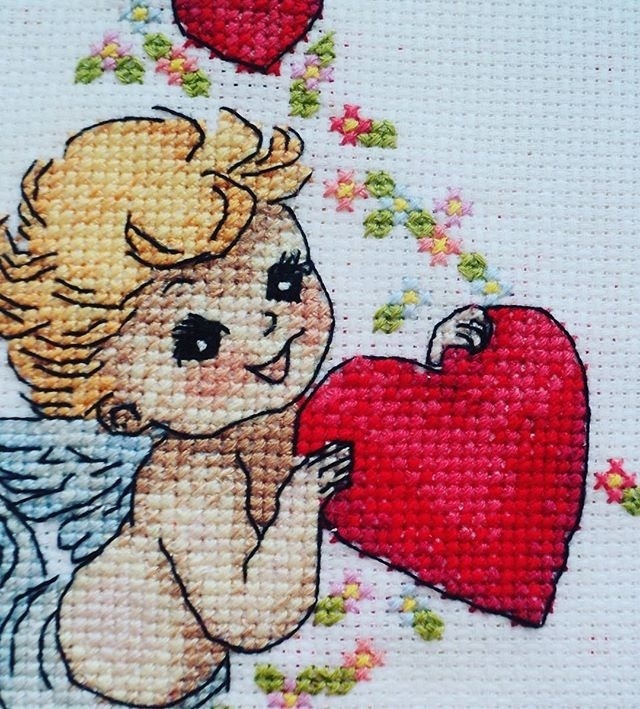 An Angel with a Heart Cross Stitch Pattern фото 3