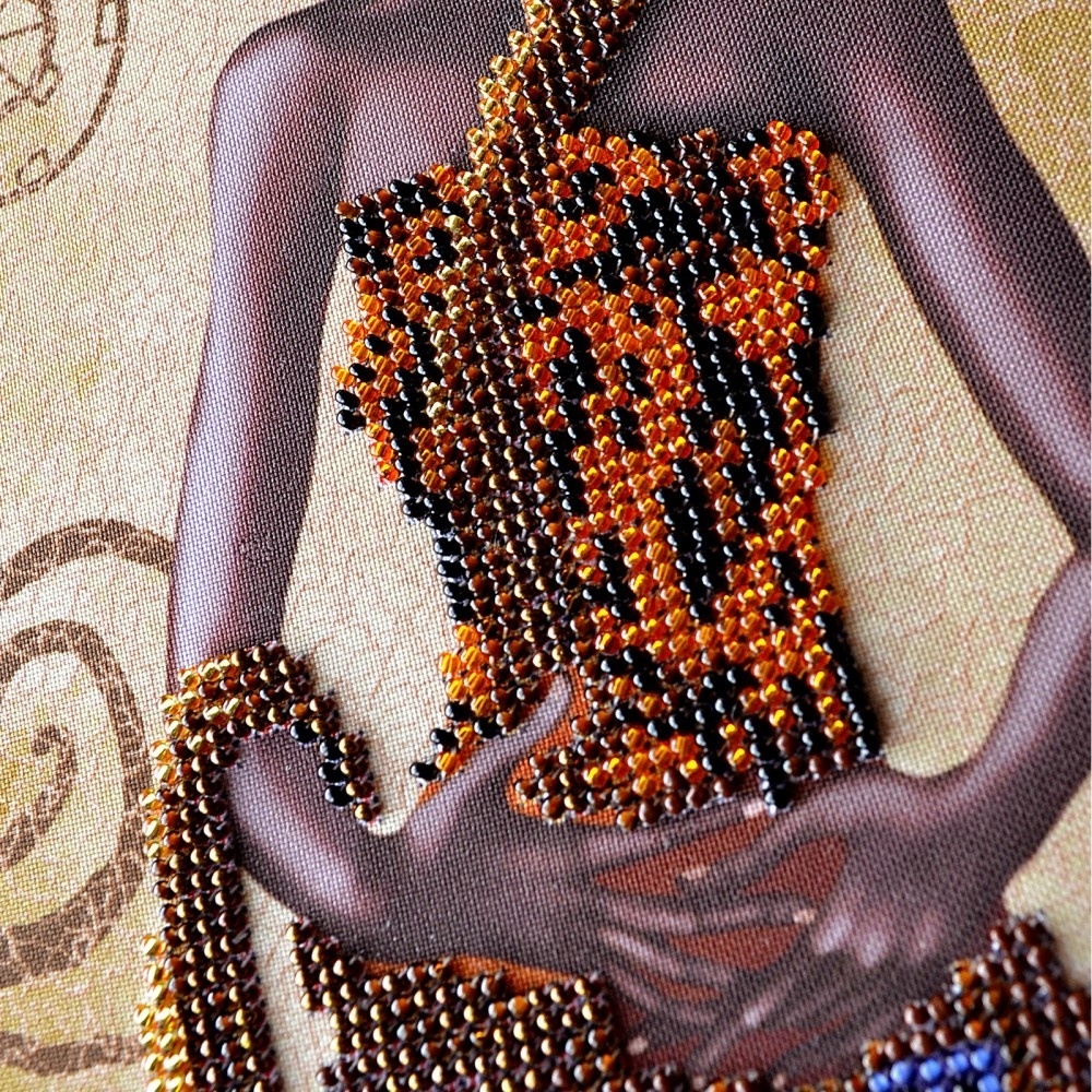 Mysterious African Woman Bead Embroidery Kit фото 5