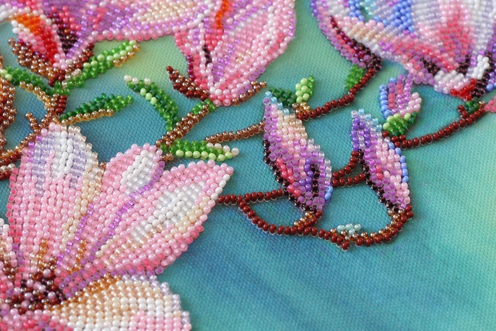 Magnolias Bloom Bead Embroidery Kit фото 3