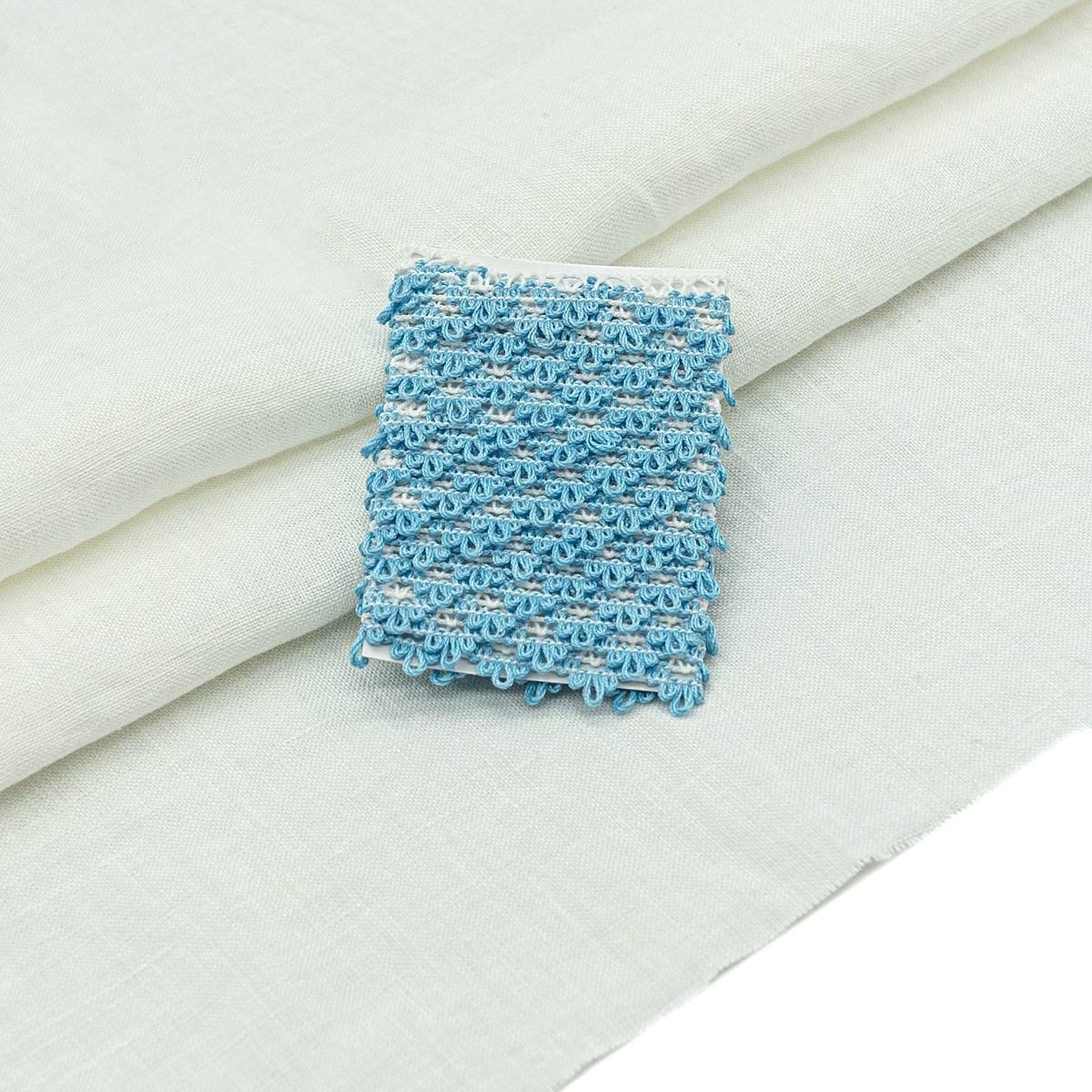 White&White-blue Linen with Braid Patchwork Fabric фото 1