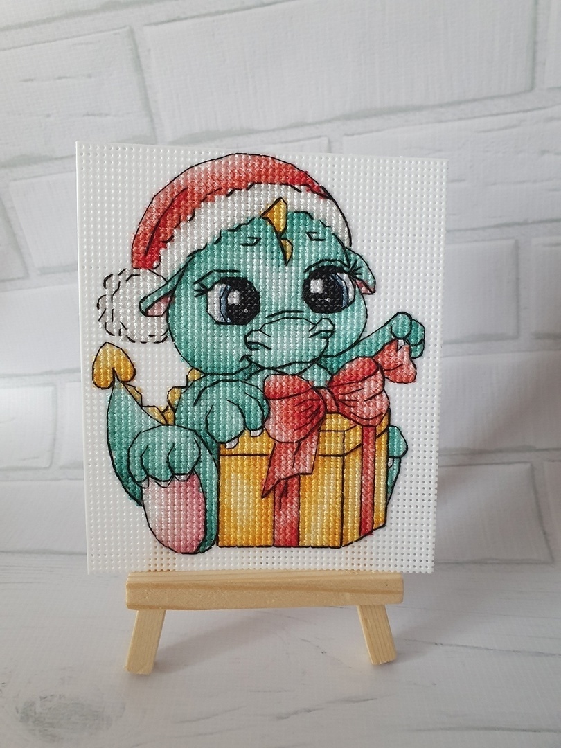 Dragon with a Gift Cross Stitch Pattern фото 2