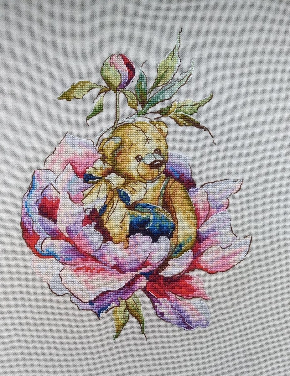 Teddy Bear and Peony Cross Stitch Pattern фото 2