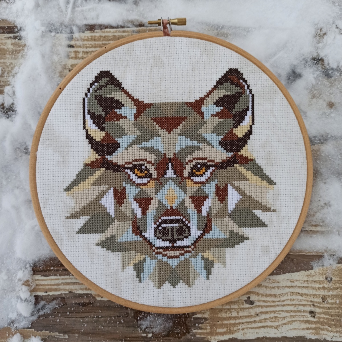 Wolf Modern Cross Stitch Pattern фото 1