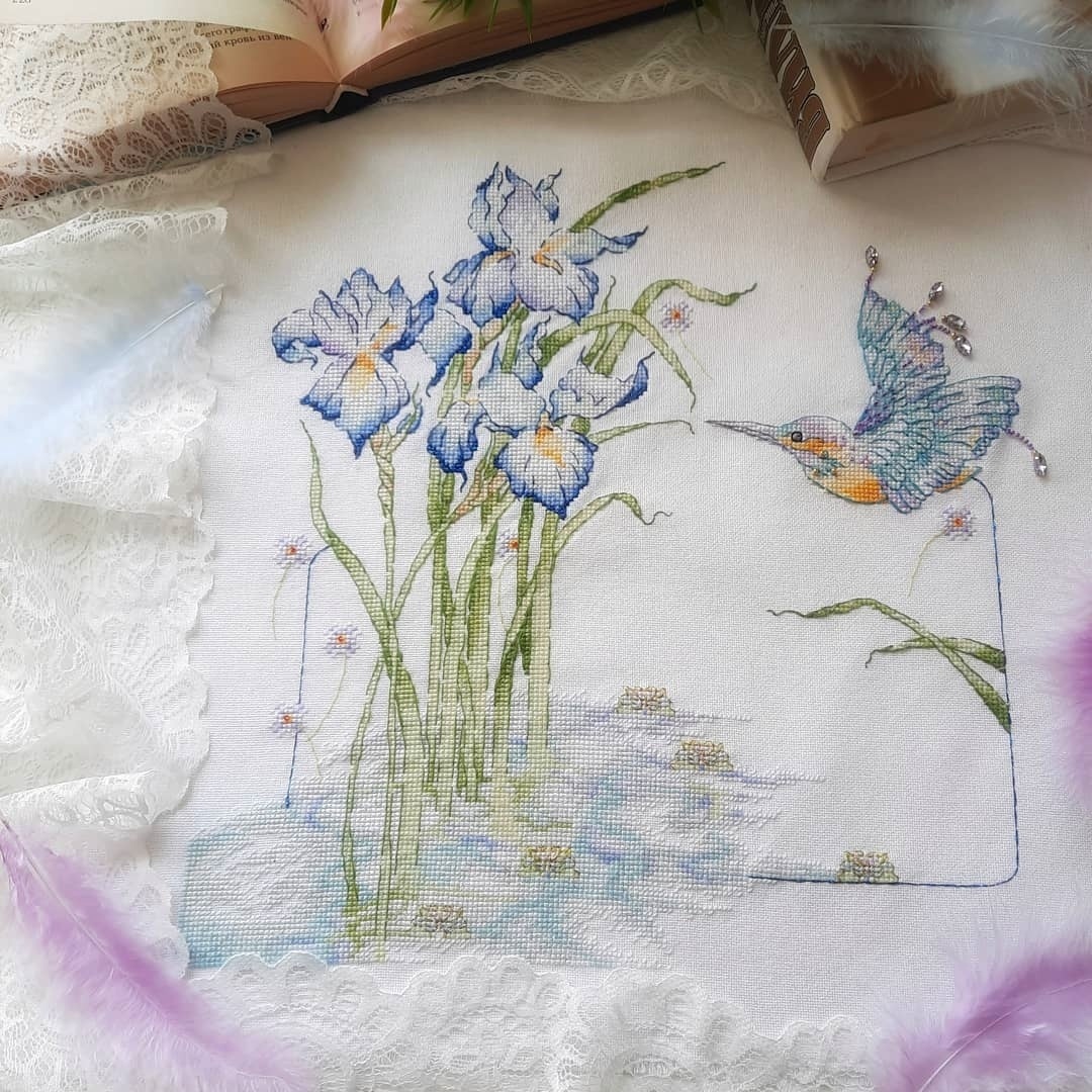 Hummingbird and Irises Cross Stitch Pattern фото 3