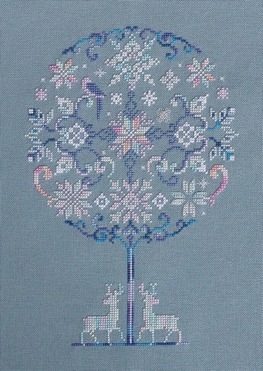 Winter Tree Cross Stitch Pattern фото 1