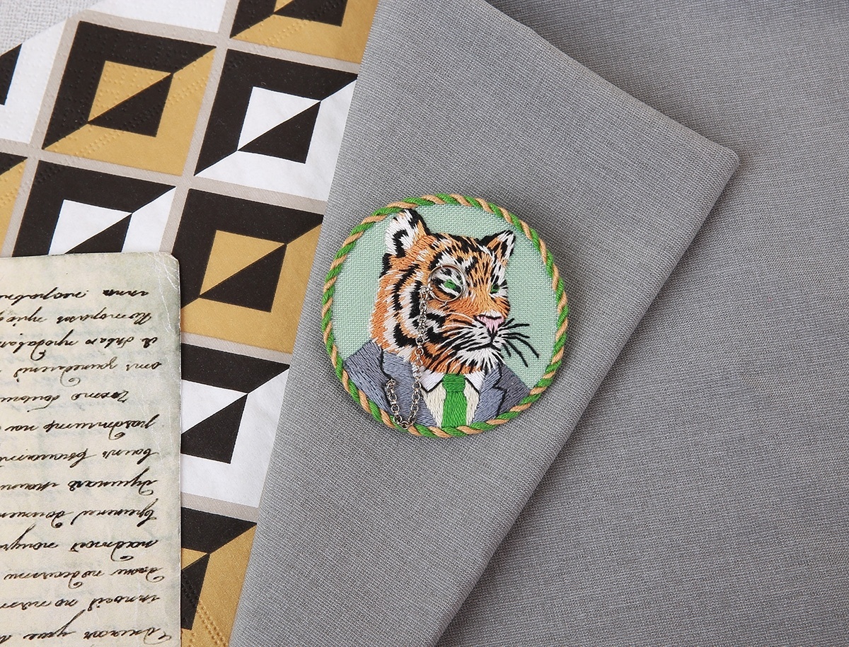 Edmund the Tiger Brooch Embroidery Kit фото 4