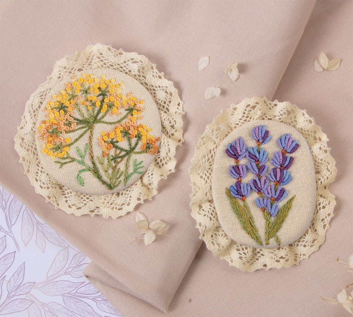 Vintage Brooches. Fennel and Lavender Embroidery Kit фото 1