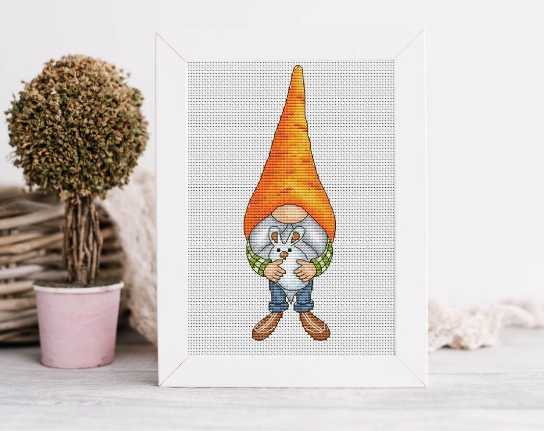 Carrot Gnome Cross Stitch Pattern фото 1