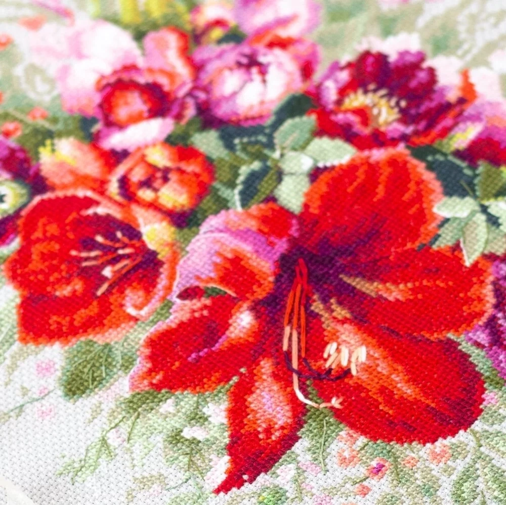 Amaryllis Bouquet Cross Stitch Kit фото 10