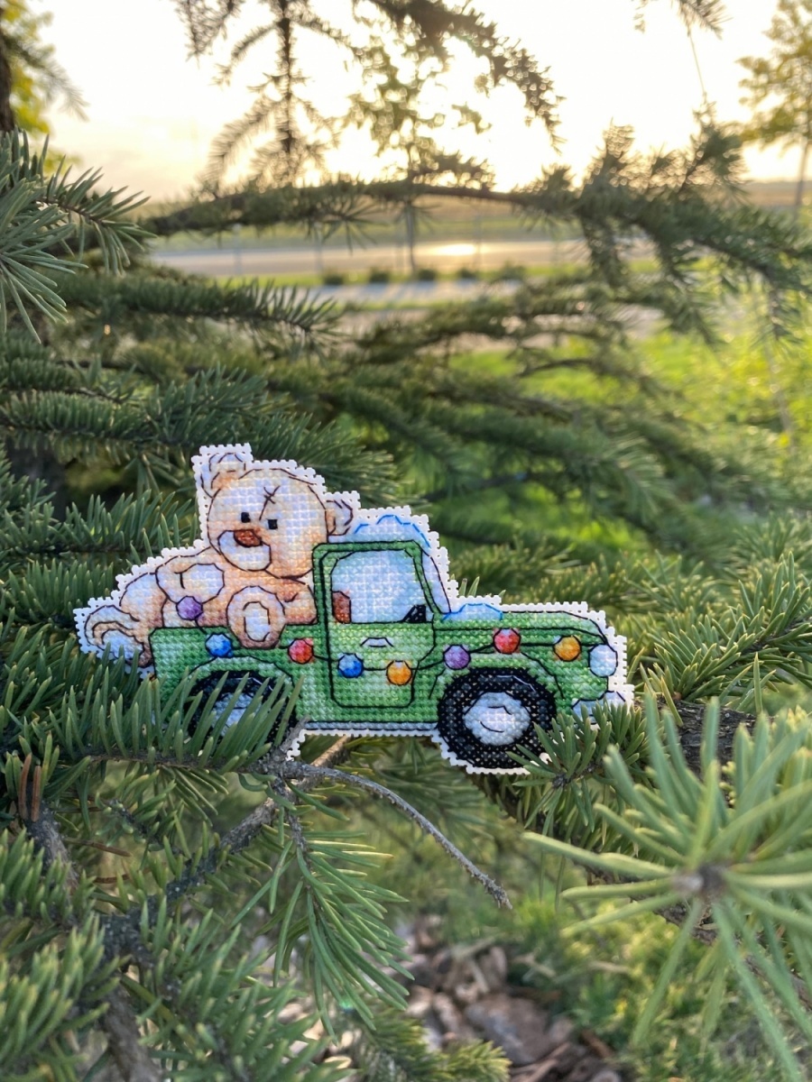 Car with a Bear Cross Stitch Pattern фото 2