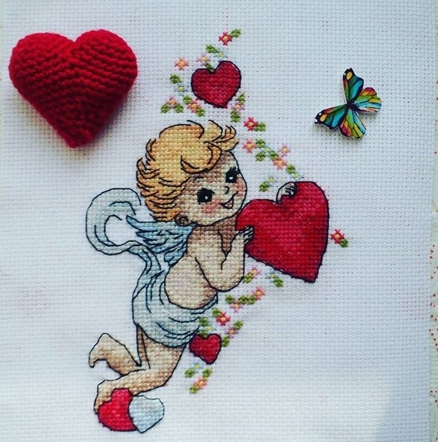 An Angel with a Heart Cross Stitch Pattern фото 2