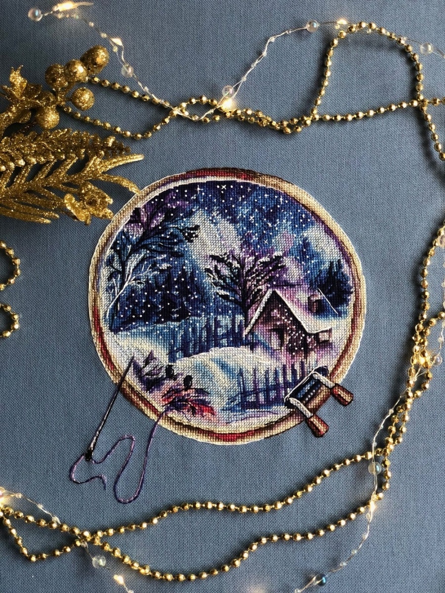 Winter in Embroidery Hoops Cross Stitch Pattern фото 9