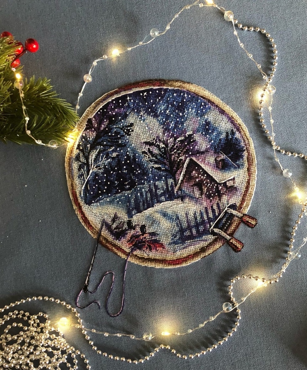 Winter in Embroidery Hoops Cross Stitch Pattern фото 4